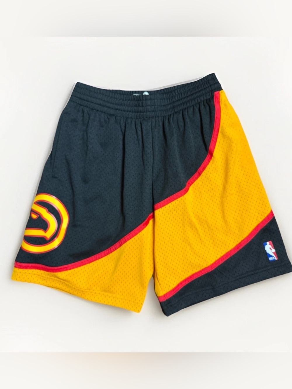 MITCHELL AND NESS ATLANTA HAWKS CLASSIC RELOADED 2.0 SWINGMAN SHORTS